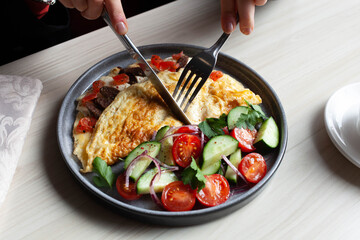 omlette restaurant served