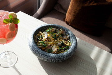 spaghetti with vongole restaurant served