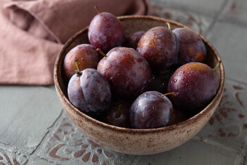 raw plums