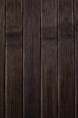 Fondo de tablas de madera rústica y oscura. Fotografía vertical para letreros y anuncios