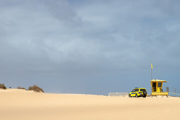 Rettungswagen am Strand