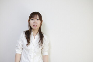 唖然とする女性