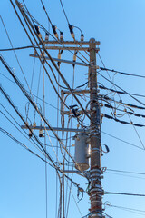 青空と電柱
