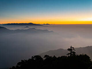 Obraz premium Sunset beautiful landscape of Sea of clouds over Hehuanshan