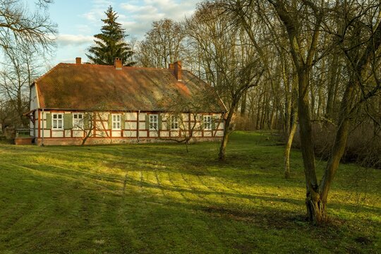 Altfriedland: Das alte Pfarrhaus aus dem 17. Jahrhundert.