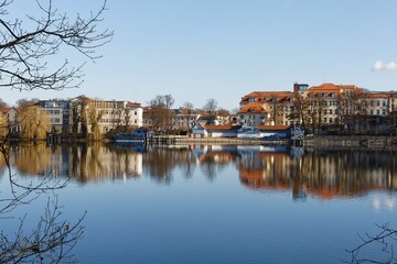 Strausberg ist eine Stadt im Landkreis Märkisch-Oderland. Sie liegt im Ballungsraum von Berlin. Blick auf das Strandbad.