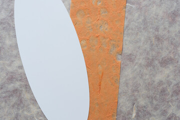 tissue paper and white paper oval