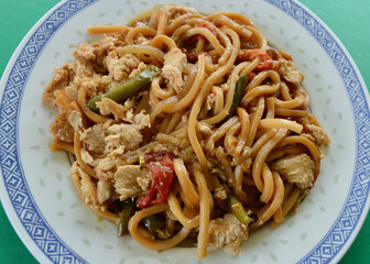 Chicken stir fry with Hokkien noodles