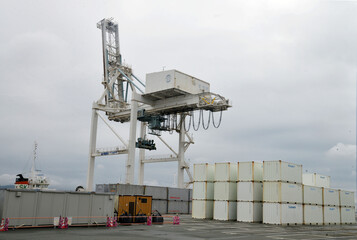 港のコンテナ。