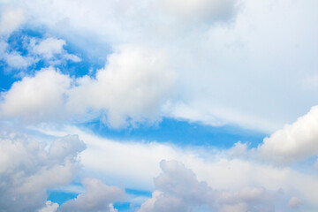 Obraz premium white cloud with blue sky background