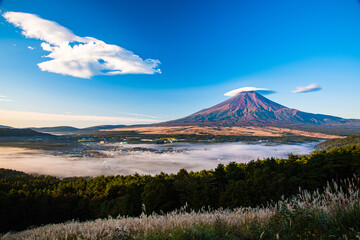 富士山と吊るし雲