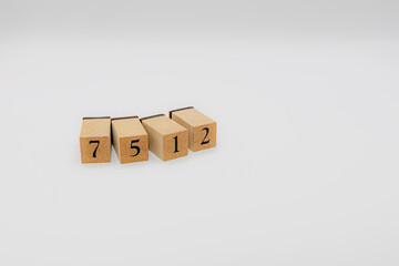 木ブロック　数字　Number　ナンバー　7512