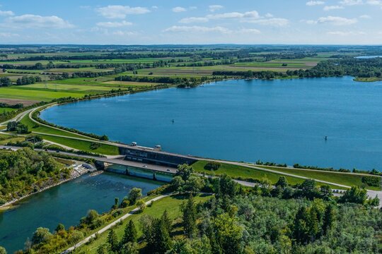 Mandichosee bei Merching - Damm-Anlage, Wasserkraftwerk und Lechbr&uuml;cke