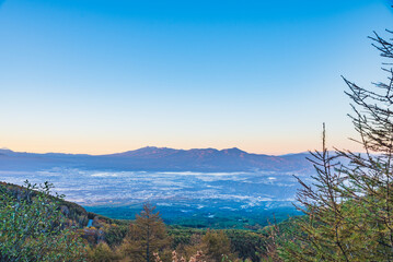 Fototapeta na wymiar 長野県高峰高原から眺める朝の八ヶ岳連峰