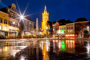 Fototapeta premium Market square of Roermond at Night, Netherlands. Marktplatz Roermond