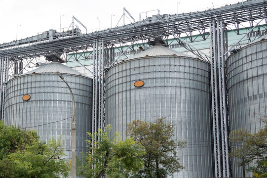 Large Capacity Modern Elevator, Grain Processing And Storage System.