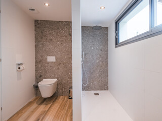 salle de bain d'une villa moderne