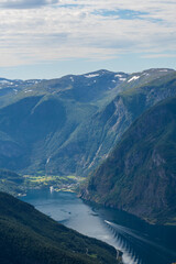 Wpływający statek do miasteczka © robertpstryka