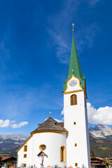 Pfarrkirche in Ellmau am Wilden Kaiser, Tirol, Österreich