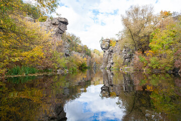 Fototapeta premium Beautiful granite rocks on the Girskyi Tikych River, Buky, Cherkasy region, Ukraine