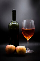 Copa y Botella de vino