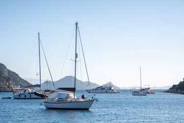 Fototapeta na wymiar yachts in the bay