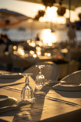 Obraz na płótnie Canvas table setting at a fancy beach restaurant