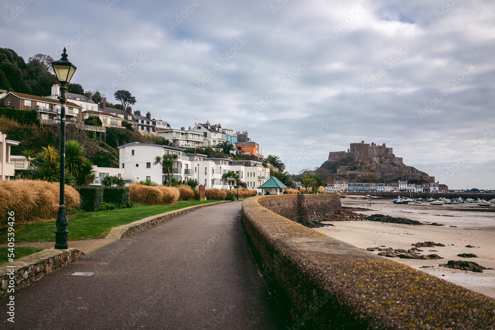 Wall mural Beautiful view of Mont Orgueil Castle on the cliff