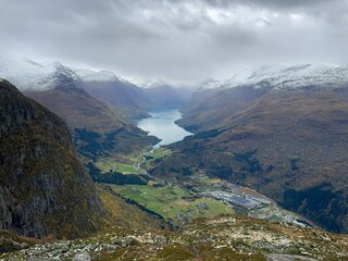 Fototapeta premium Loen: Blick auf den Geirangerfjord 