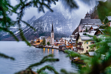 Fototapeta premium hallstatt covered with snow in winter, Austria