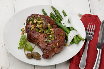Grilled Steak with Asparagus