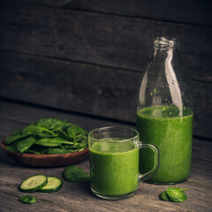 green spinach and cucumber detox
