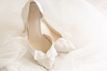 Obraz na płótnie Canvas white high heels