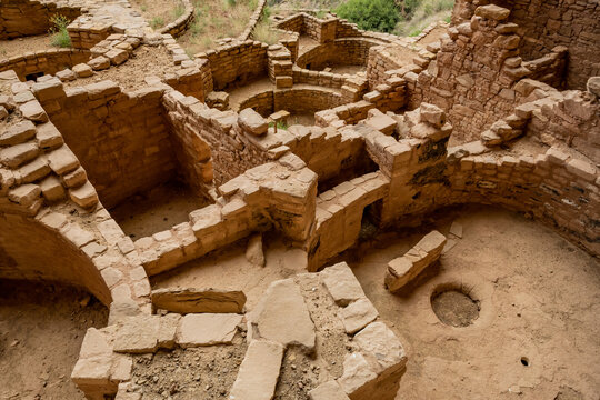 Many Rooms Of Long House Cliff Dwelling