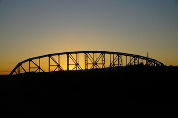 鉄橋の夕暮れ