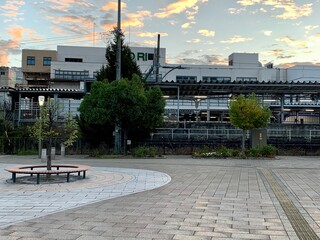 Naklejka premium 朝の広場