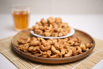 Obraz na płótnie Canvas Cashew nut Arranged in a delicious dish