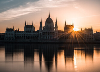 Fototapeta na wymiar Sunrise over Hungarian Parliament Building. Budapest, Hungary 