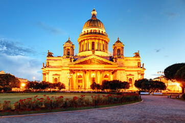 Fototapeta na wymiar Saint Petersburg - Isaac cathedral at night, Russia.