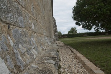 Fototapeta na wymiar stone wall in the park