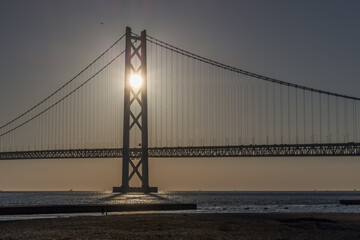 夕方の明石海峡大橋