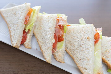 手作りBLTサンドイッチ