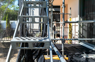 一戸建て住宅の工事現場の足場