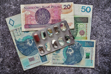 tabletki, lei, polskie pieniądze 
