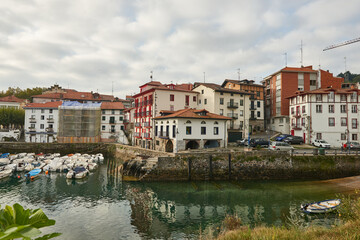 Fototapeta na wymiar View of the marina of Mundaka, Biosphere Reserve Urdaibai, Biscay, Basque Country, Spain.