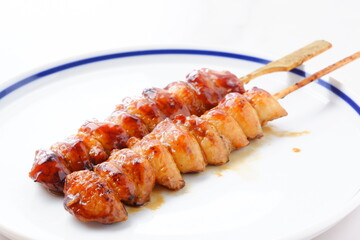 炭火でじっくり焼いた焼き鳥をタレで（ぼんじり）