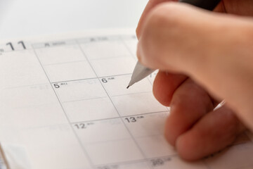 カレンダーに予定を書き込む