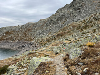Hiking trail to the Kofelraster Lakes
