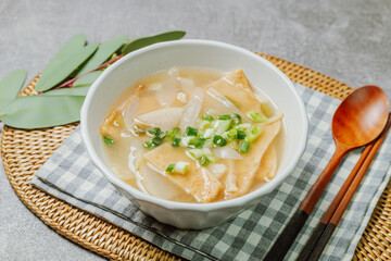 eomukguk, Korean style fishcake soup