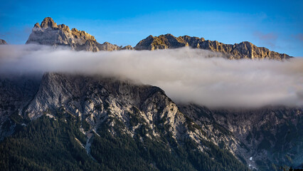 Karwendelgebirge im Nebel